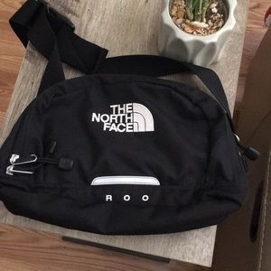 💥North face Roo Fanny Pack💥
